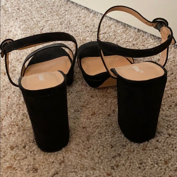 Express Heels - Picture 4 of 5